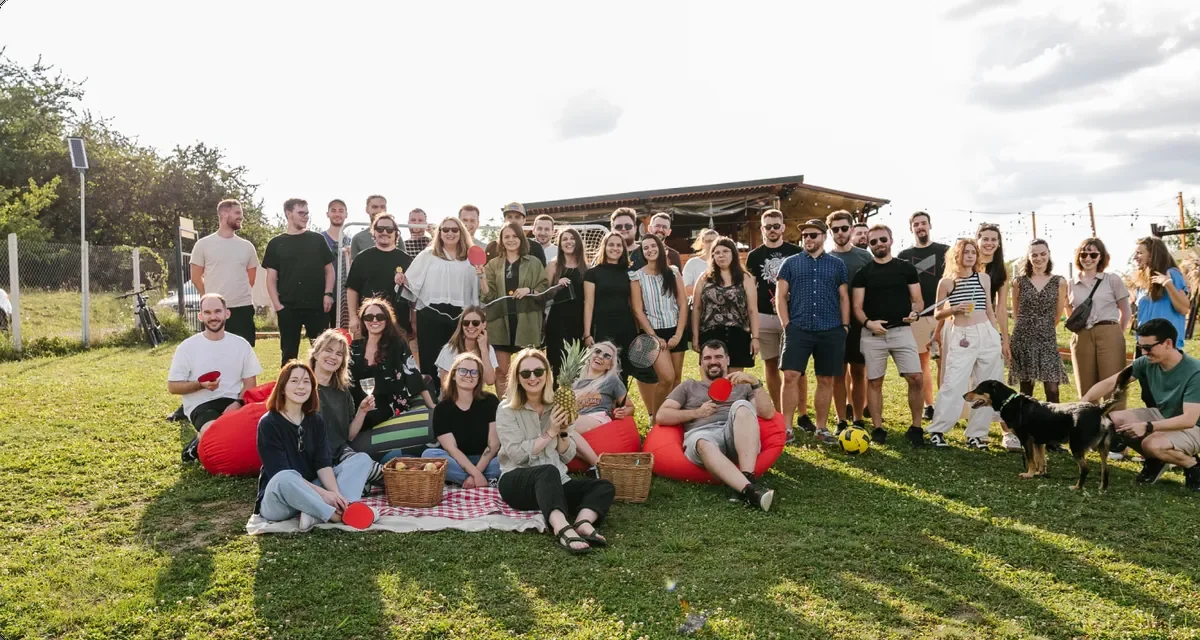 The whole Wolfpack Digital team together outdoors